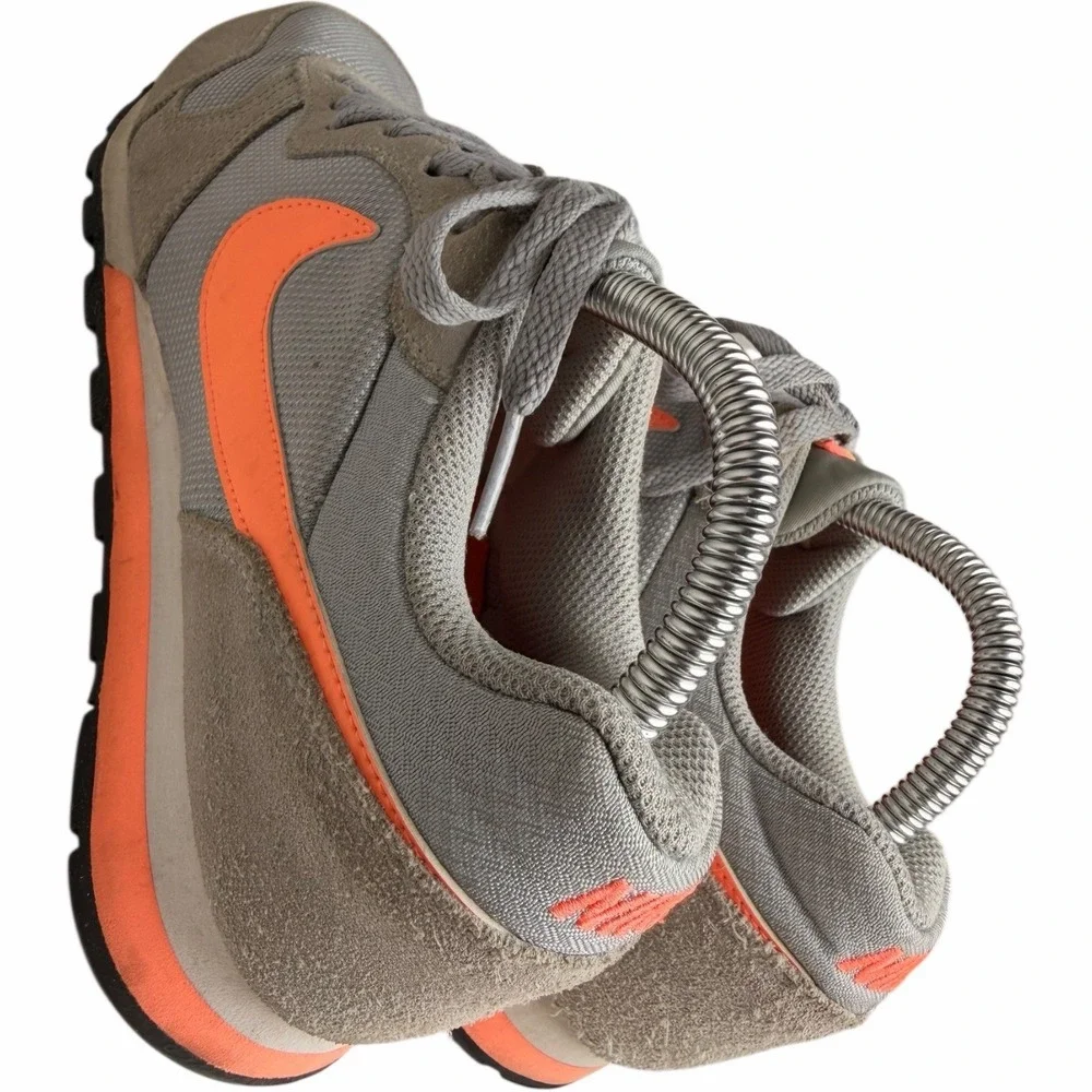 Nike‎ MD Runner 2 Womens 9 Gray Mango Peach Waffle Sole Sneakers Retro Running